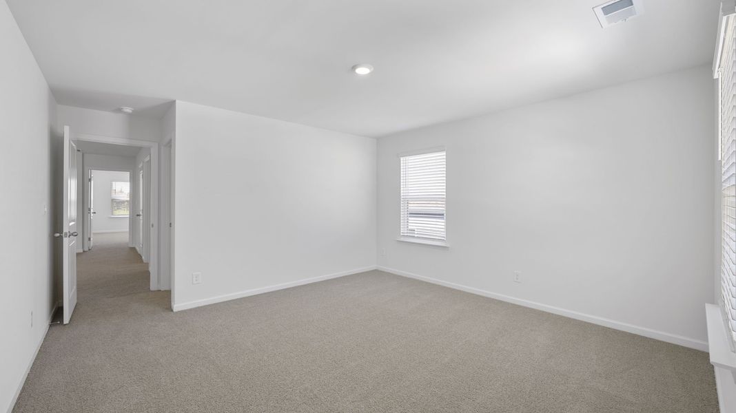 Spacious, unfurnished interior of a new home in Fieldcrest Acres, Blountville (Image 47).