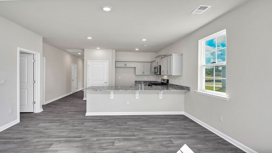 Spacious, unfurnished interior of a new home in Hunter's Branch, Hopkins (Image 9).