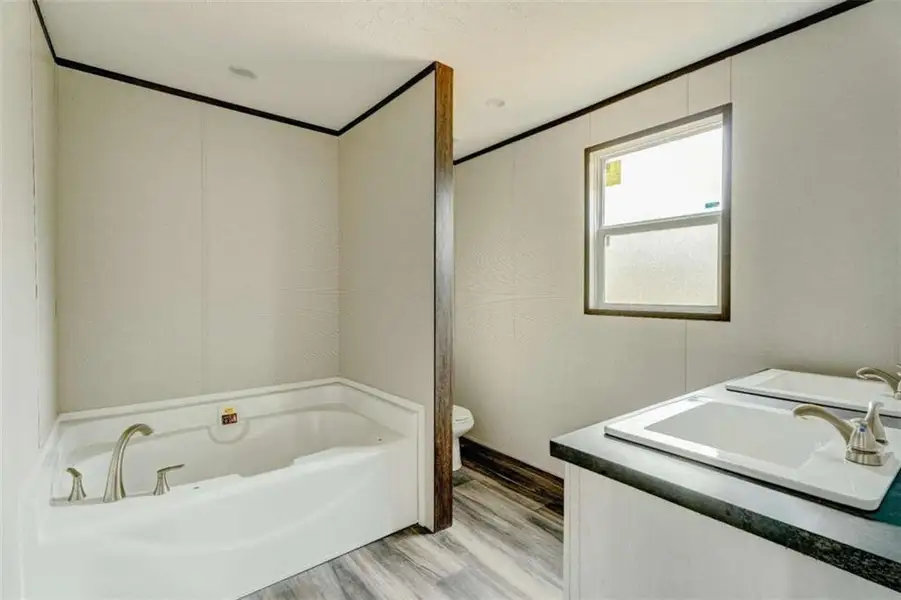 Image 21 of a home in .