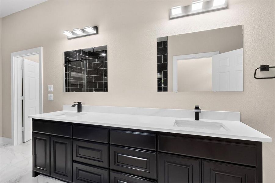 Furnished interior view inside a new home in , Fort Worth (Image 5).