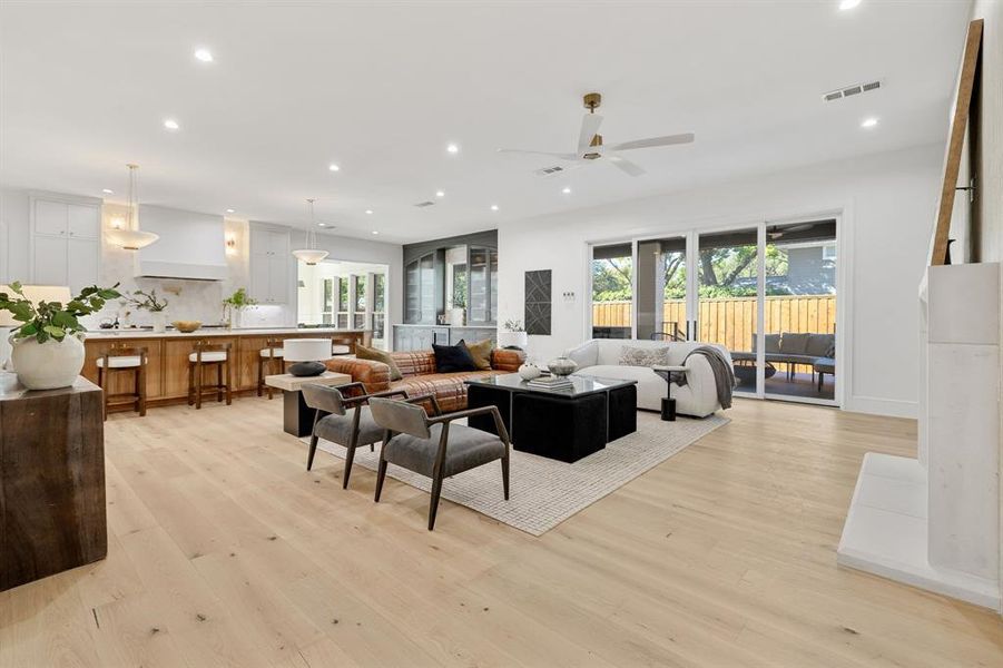 Furnished interior view inside a new home in , Dallas (Image 5). Furnished interior view inside a new home in , Dallas (Image 5).