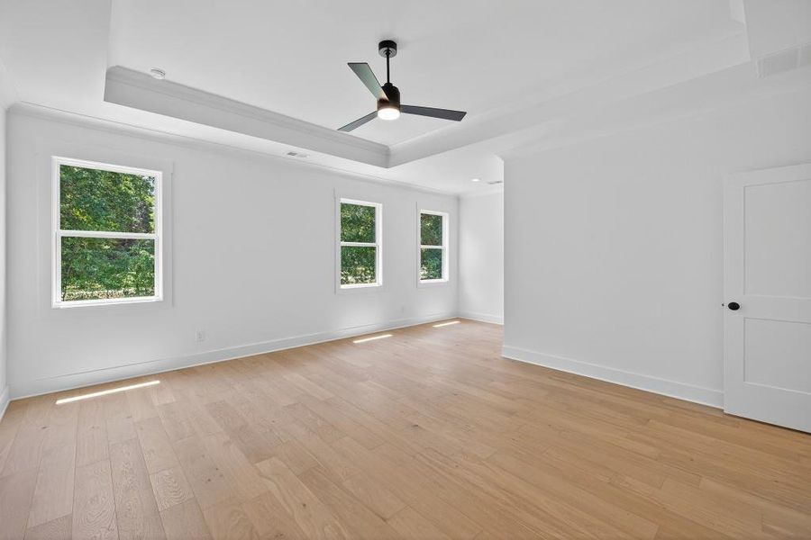 Spacious, unfurnished interior of a new home in Livingstone Park, Kennesaw (Image 26).