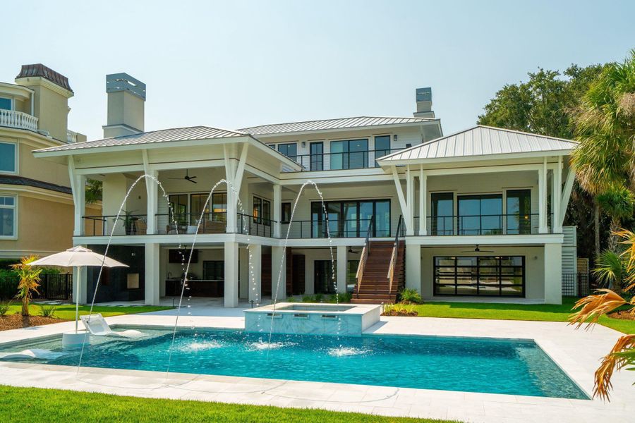 Community amenities in , Isle Of Palms (Image 106).