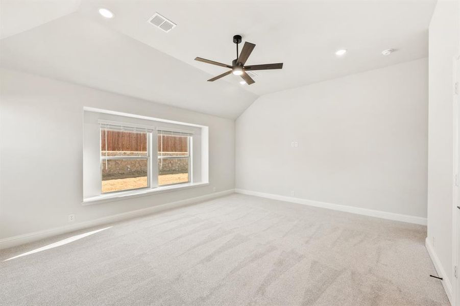 Spacious, unfurnished interior of a new home in Parks at Panchasarp Farms, Burleson (Image 27).