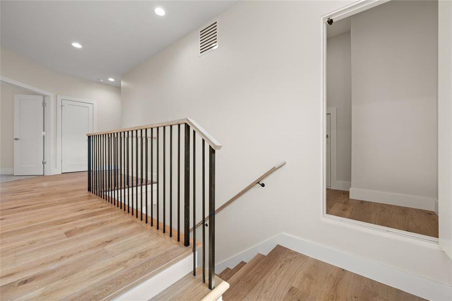 Spacious, unfurnished interior of a new home in , Richardson (Image 32).