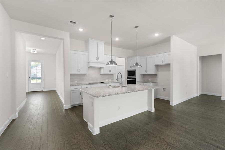 4425 Verbena- Kitchen-5 4425 Verbena- Kitchen-5