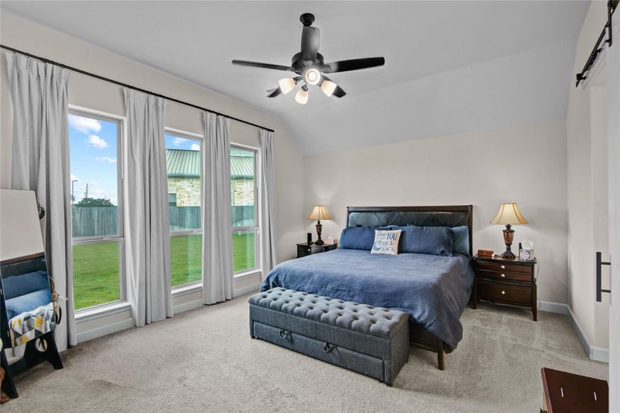 Spacious Master Bedroom! Spacious Master Bedroom!