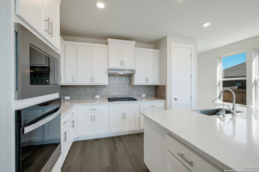 Furnished interior view inside a new home in Foxbrook, Schertz (Image 11).