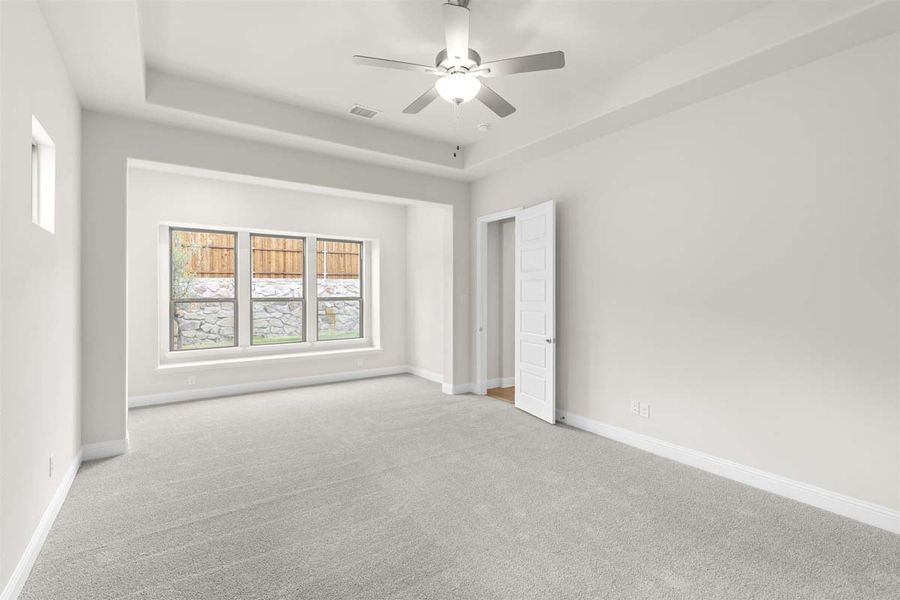 Representative unfurnished interior of a home built from the Larue by Pacesetter Homes in Nelson Lake, Rockwall (Image 26).