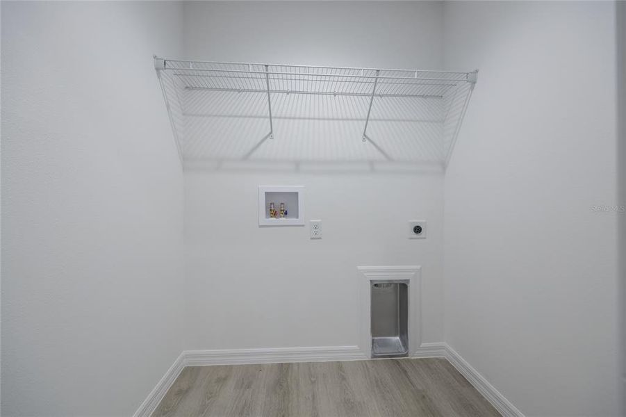 Spacious, unfurnished interior of a new home in , Ocklawaha (Image 16).