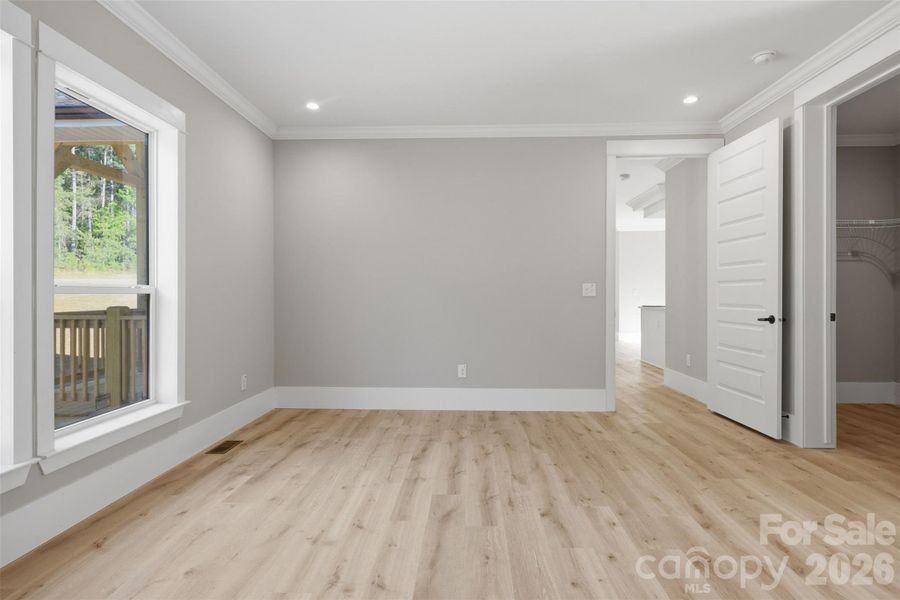 Spacious, unfurnished interior of a new home in , Taylorsville (Image 34).