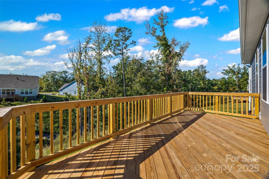 Exterior details and patio area of a home in Handsmill on Lake Wylie, York (Image 2).