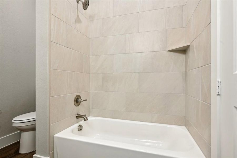 Ceramic tile shower with shelf Ceramic tile shower with shelf