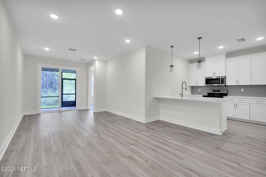 Spacious, unfurnished interior of a new home in , Ponte Vedra (Image 12).