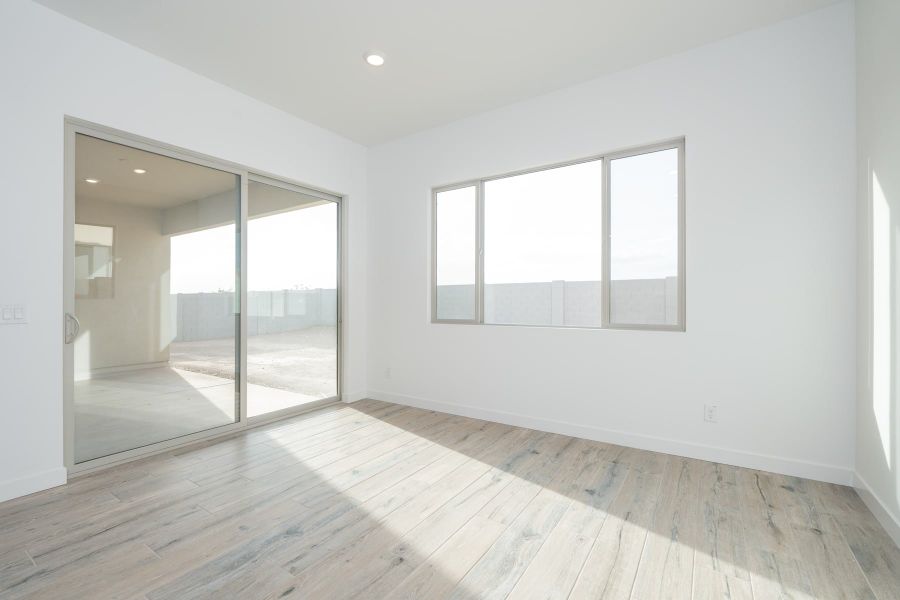 Spacious, unfurnished interior of a new home in Soleo, San Tan Valley (Image 11).