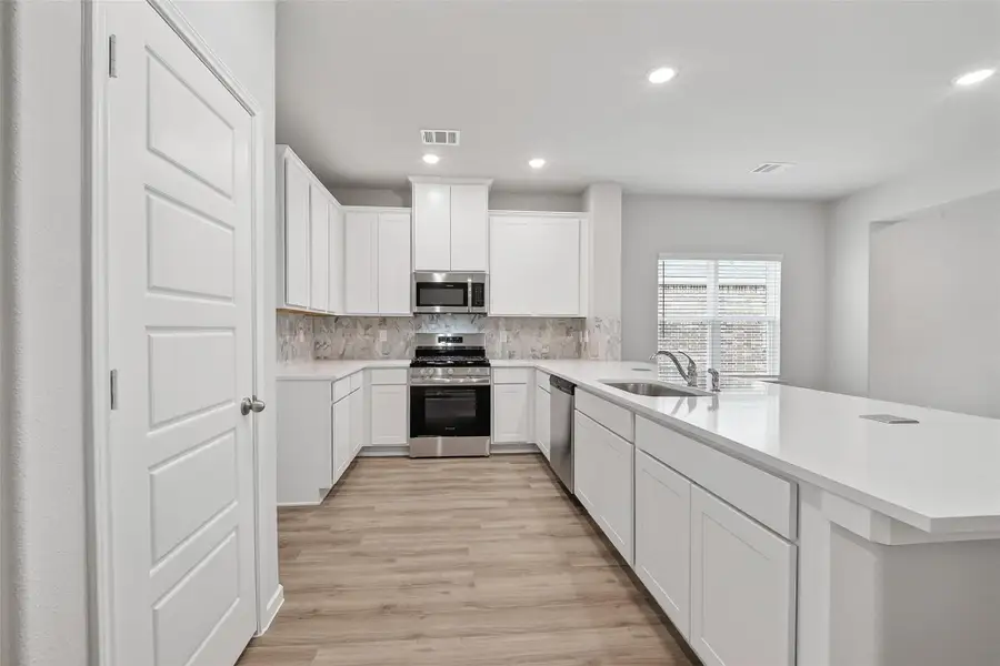 Furnished interior view inside a new home in Rollingbrook Estates, Baytown (Image 19).