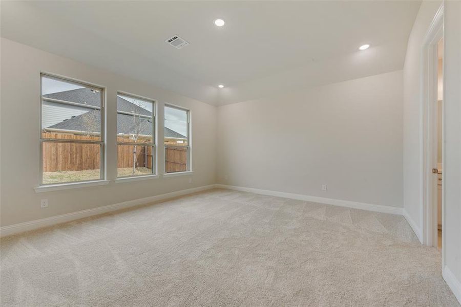 Spacious, unfurnished interior of a new home in Sutton Fields, Celina (Image 21).