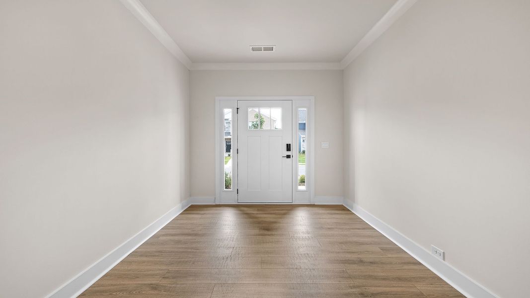 Spacious, unfurnished interior of a new home in Adams Glen, Greenville (Image 15).