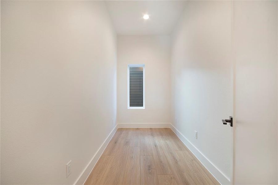 Spacious, unfurnished interior of a new home in , Dallas (Image 26).