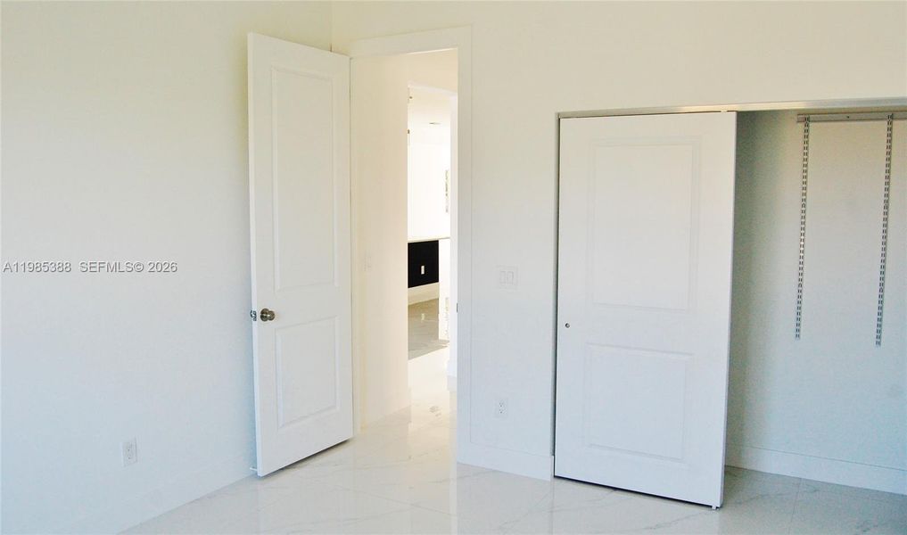 Spacious, unfurnished interior of a new home in , Pompano Beach (Image 13).
