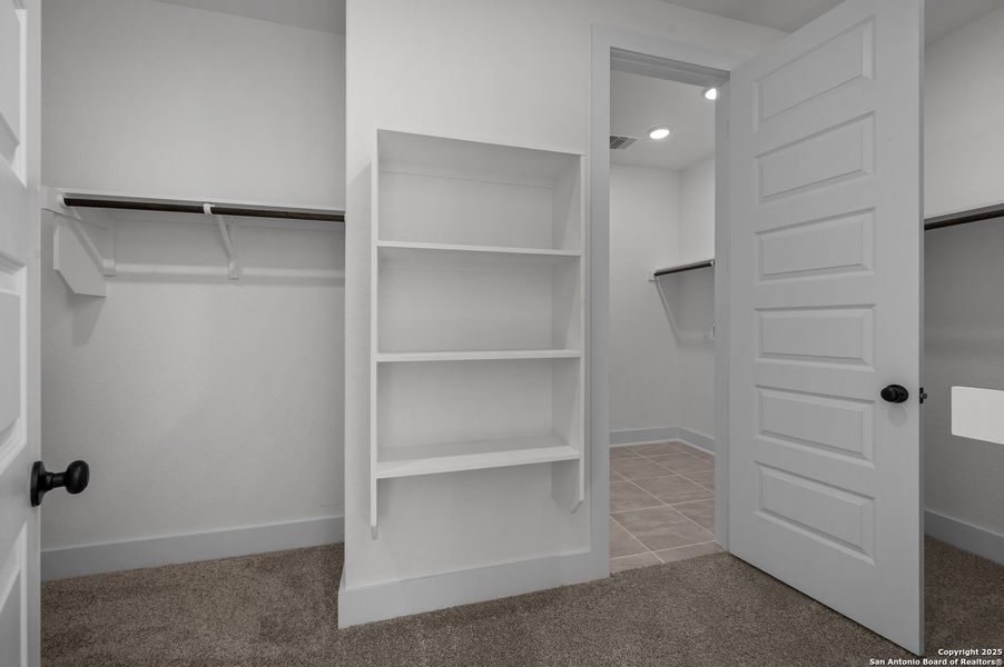 Spacious, unfurnished interior of a new home in Stillwater Ranch, San Antonio (Image 30).