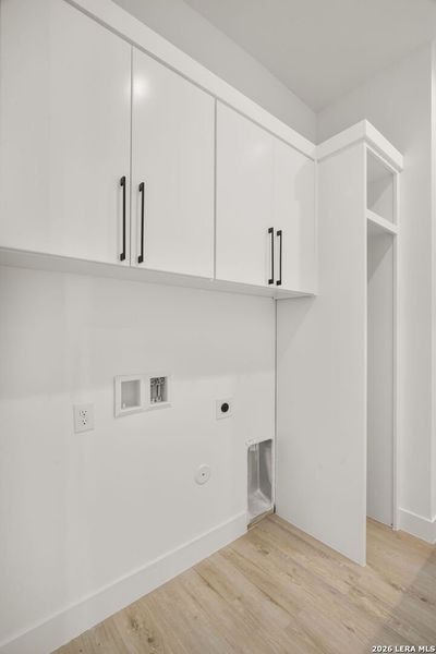 Spacious, unfurnished interior of a new home in , El Paso (Image 48).