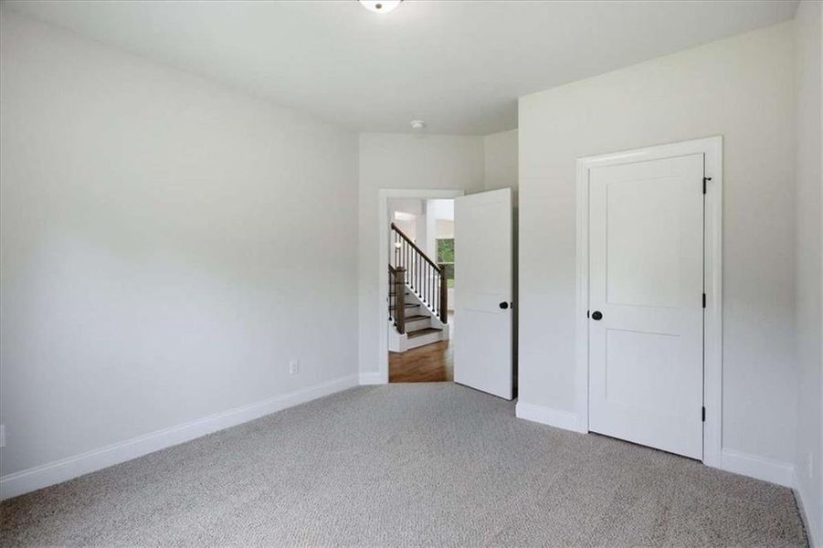 Spacious, unfurnished interior of a new home in , Stockbridge (Image 35).