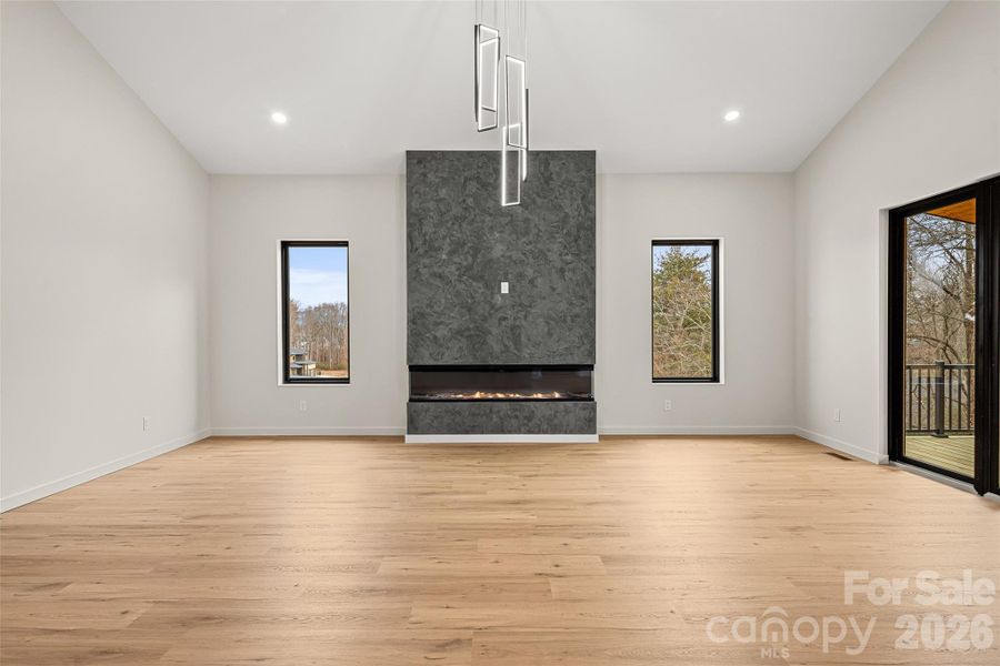 Spacious, unfurnished interior of a new home in , Asheville (Image 35).