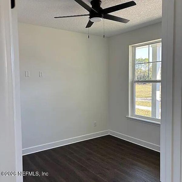 Spacious, unfurnished interior of a new home in , Green Cove Springs (Image 18).