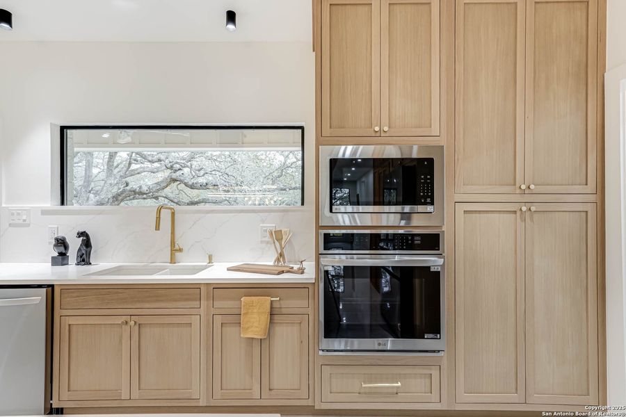 Furnished interior view inside a new home in , Floresville (Image 12).