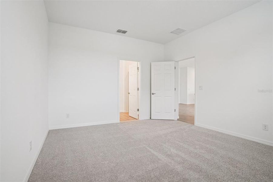Spacious, unfurnished interior of a new home in Trinity Gardens, Deland (Image 18).
