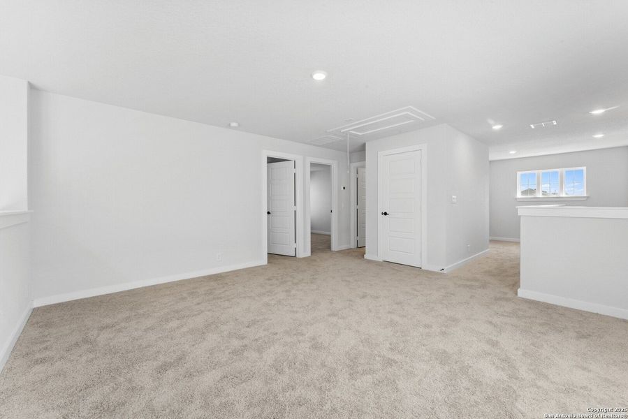 Spacious, unfurnished interior of a new home in , New Braunfels (Image 12). Spacious, unfurnished interior of a new home in , New Braunfels (Image 12).