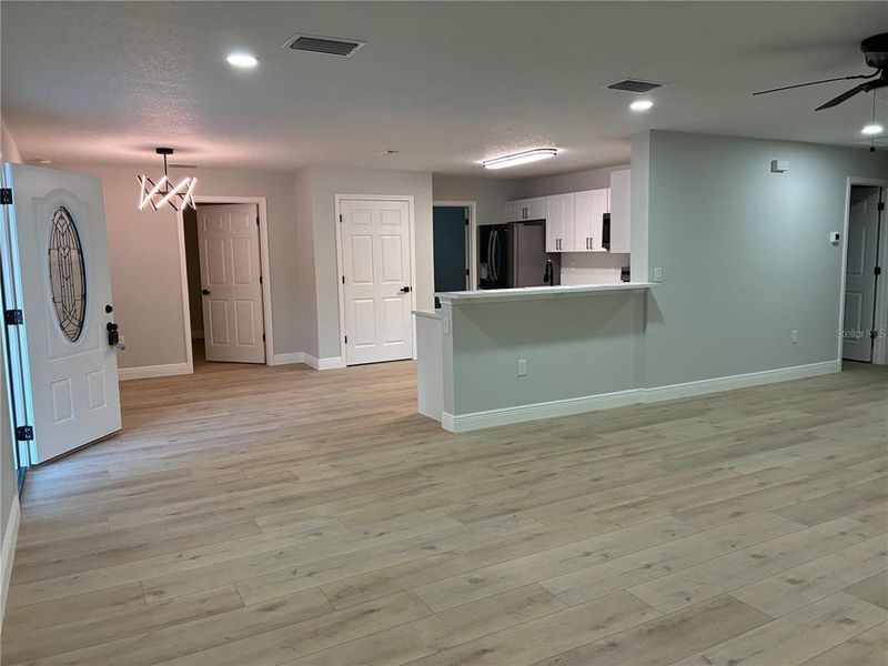 Spacious, unfurnished interior of a new home in , Wesley Chapel (Image 18).