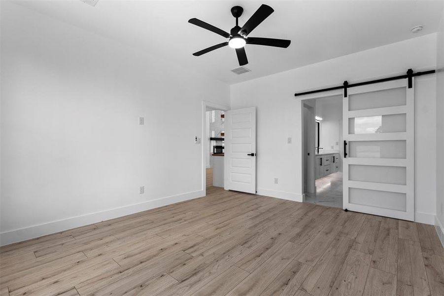 Spacious, unfurnished interior of a new home in , Emory (Image 25).