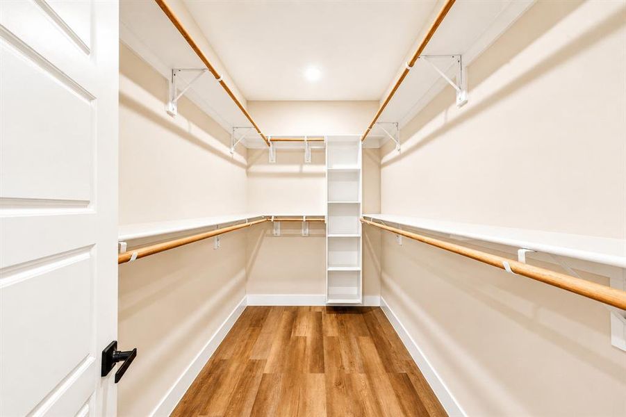 Spacious, unfurnished interior of a new home in , Granbury (Image 23).