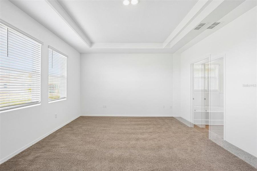 Spacious, unfurnished interior of a new home in , Lakeland (Image 28).