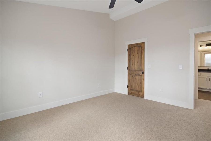 Spacious, unfurnished interior of a new home in , Ellijay (Image 23).