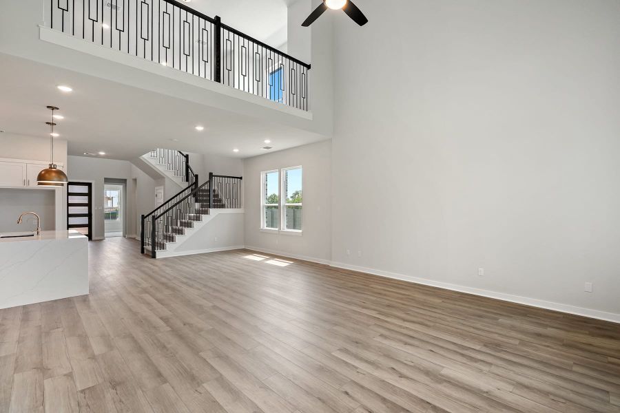 Spacious, unfurnished interior of a new home in Wolf Ranch, Georgetown (Image 34).