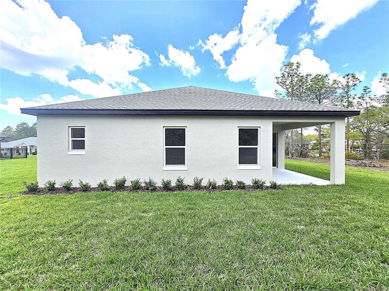 Exterior details and patio area of a home in , Homosassa (Image 34).