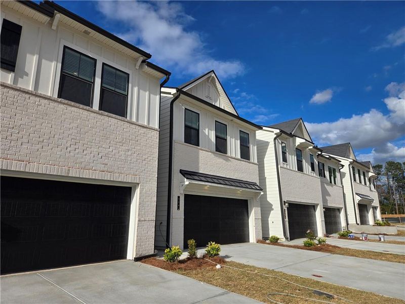 Image 53 of a home in Azalea Square Townhomes.