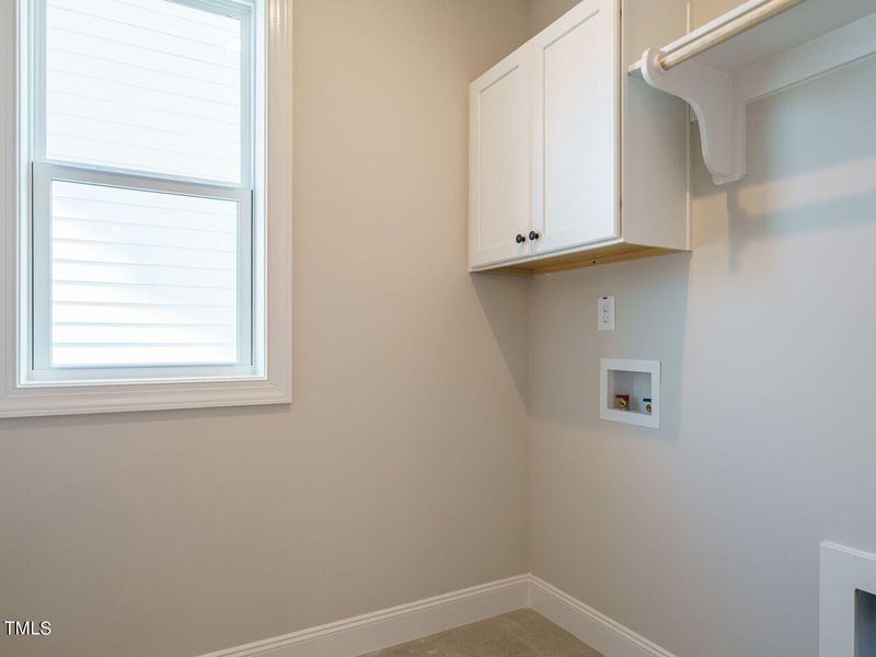 032-1280x960-laundry-room