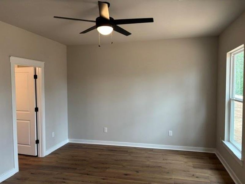 Spacious, unfurnished interior of a new home in Two Step Farm, Montgomery (Image 26).
