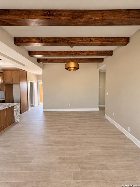Spacious, unfurnished interior of a new home in , Eagle Pass (Image 17).