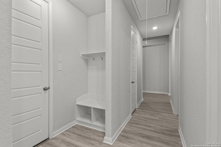 Spacious, unfurnished interior of a new home in Stillwater Ranch 60', San Antonio (Image 27).