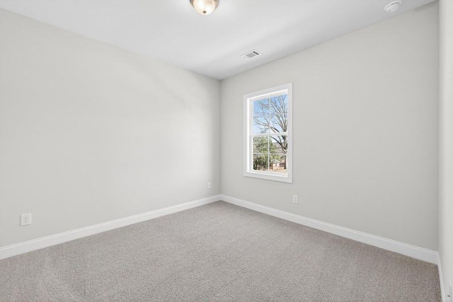 Spacious, unfurnished interior of a new home in Hemingway, Flowery Branch (Image 19).