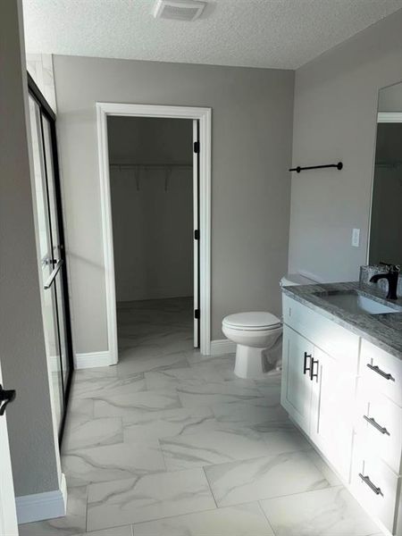 Image 33 of a home in .