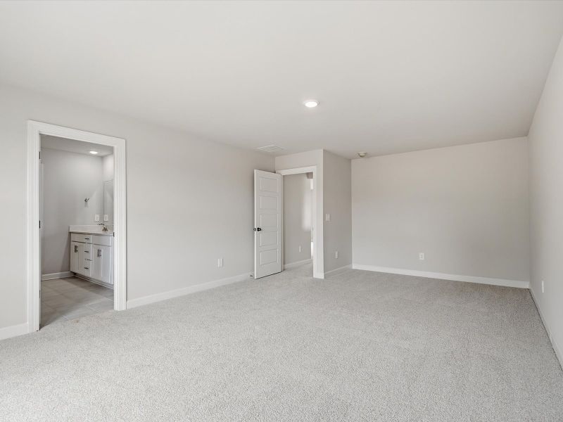 Spacious, unfurnished interior of a new home in Southwell Commons, Anderson (Image 15).