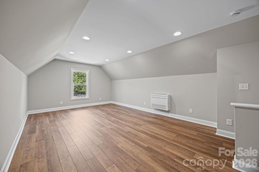 Spacious, unfurnished interior of a new home in , Salisbury (Image 40).