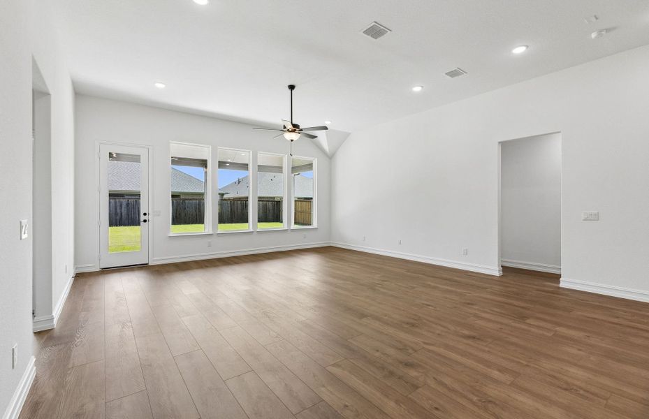 Spacious, unfurnished interior of a new home in Overland Grove, Forney (Image 18). Spacious, unfurnished interior of a new home in Overland Grove, Forney (Image 18).