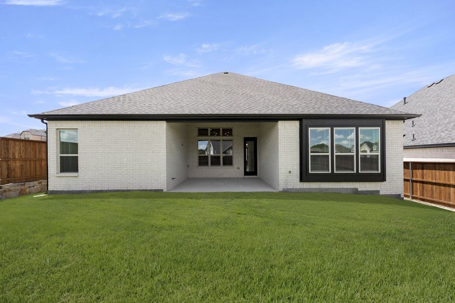 Exterior details and patio area of a home in Providence Cove, McKinney (Image 4).